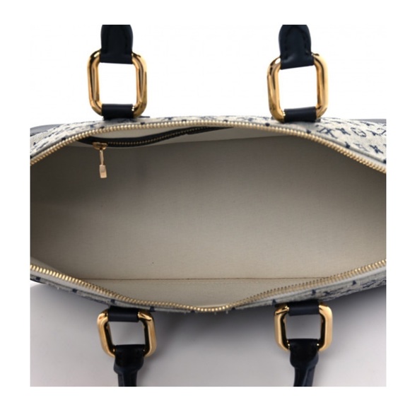 ❌SOLD❌LIKE NEW💯LOUIS VUITTON MINI MONOGRAM LONG ALMA BAG - Picture 5 of 6